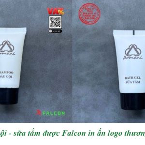 Combo dầu gội sữa tắm được Falcon in ấn logo thương hiệu