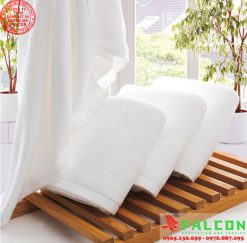 Khăn tắm trắng trơn dùng trong khách sạn